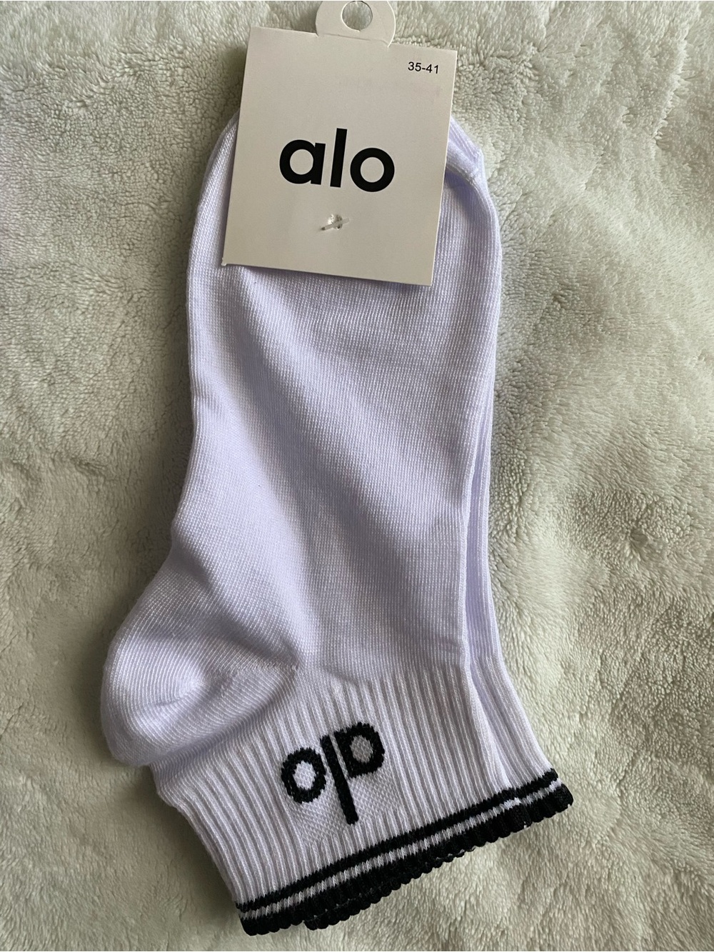 ALO Yoga Men’s White Athletic Low-Cut Socks with Black Trim